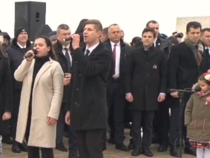 НА ЖИВО: Кирил Петков и Никола Минчев на връх Шипка за 3 март